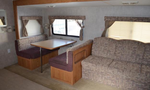 28' Fleetwood Pioneer interior